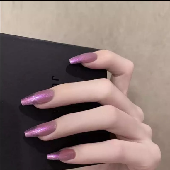 Press-On Nails - Picture 3 of 4